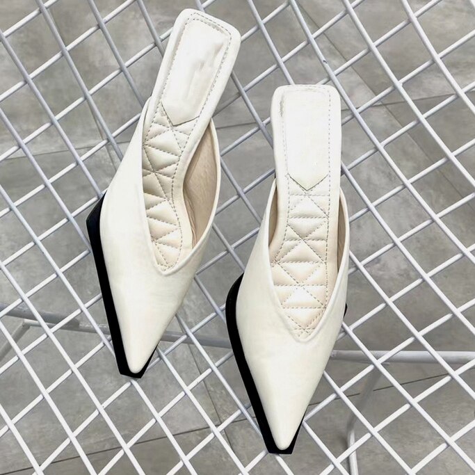 Suojialun lente dames muiltjes dunne lage hak dames pantoffels slip op puntige neus ondiepe sandaal casual slides: Beige / 38