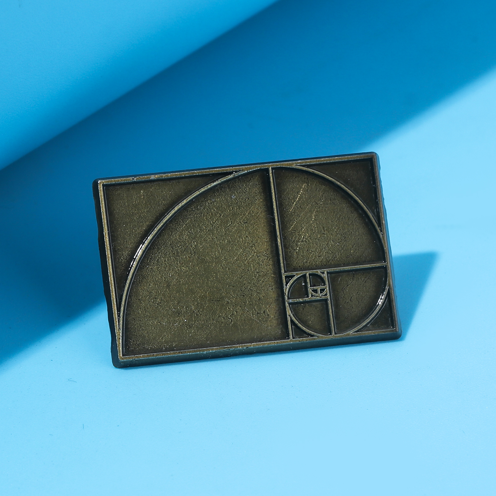 Vintage gyldne snit fibonacci-tal grafisk broche geometrisk kunst badge mænd kvinder rygsæk reversnål tilbehør smykker