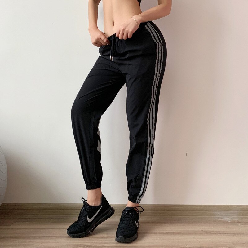 Uvini Joggingbroek Vrouwen Hiphop Dans Broek Losse Leisure Broek Voor Dames Side Striped Elastische Manchet Vrouwelijke Sport Broek