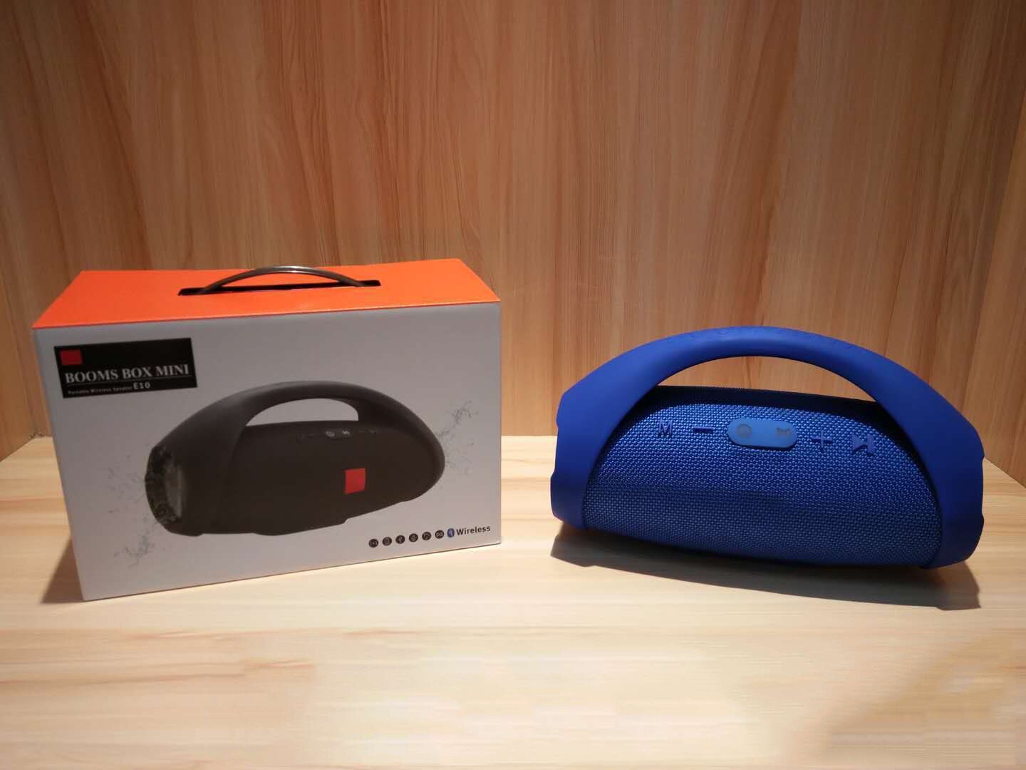 Kannettava langaton kaiutin ulkokäyttöön hifi basso äänilaatikko bluetooth kaiuttimet stereo subwoofer fm radiolla tf  mp3: E10- sinistä