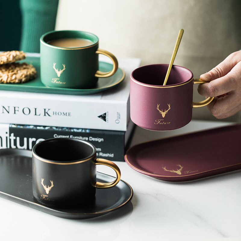 Europese Luxe Gouden Rand Keramiek Koffie Kopjes En Schoteltjes Lepel Sets Met Geschenkdoos Thee Sojamelk Ontbijt Mokken Dessert plaat