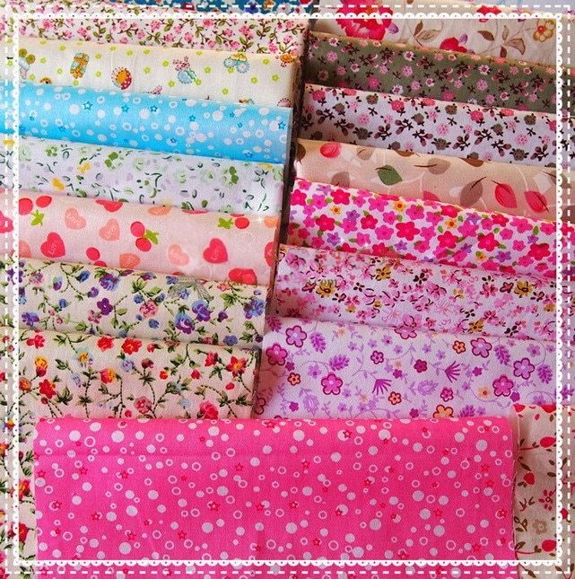 100%  bomulds twill blomsterprintet stof charme pakker lag kager klud bundter diy håndlavet patchwork dukke tøj materiale 50 stk