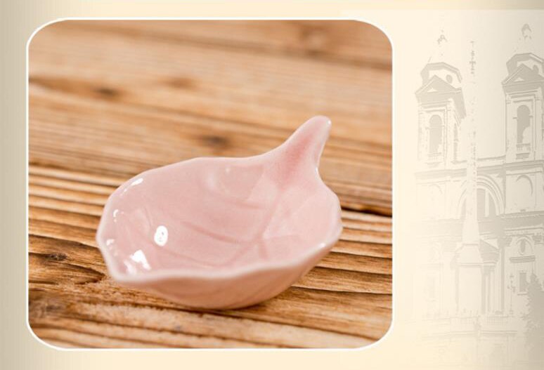 Plato de cerámica con estilo de hojas de esmalte de hielo, plato para sushi, plato de especias, 5 colores opcionales, plato pequeño de hojas al por mayor: Pink