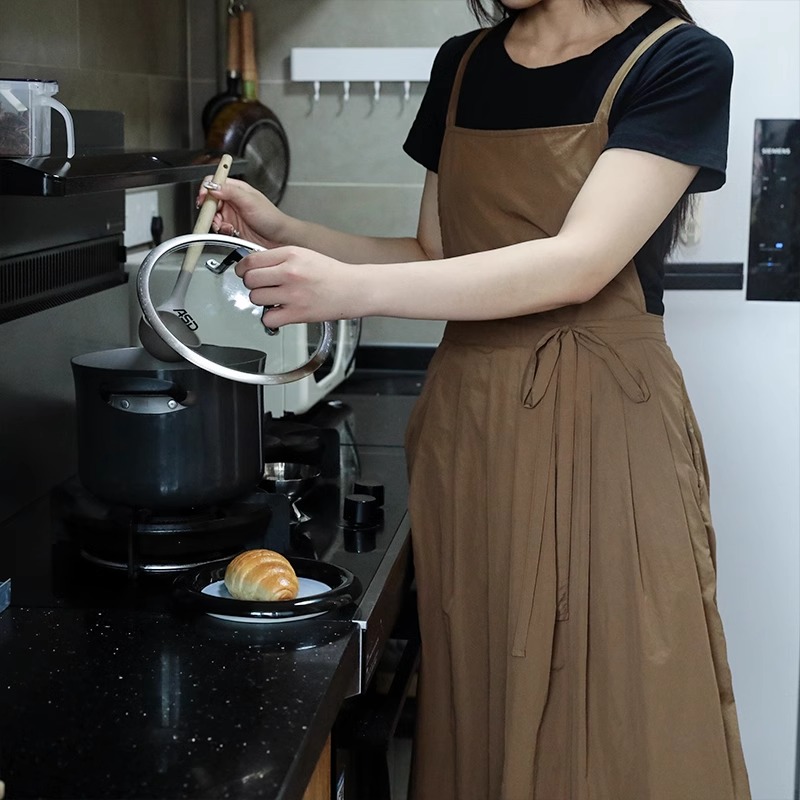 Delantal ligero impermeable para salón de belleza, uñas, camarera, a prueba de aceite, largo plisado, delantales de cocina para jardín para mujer con bolsillos