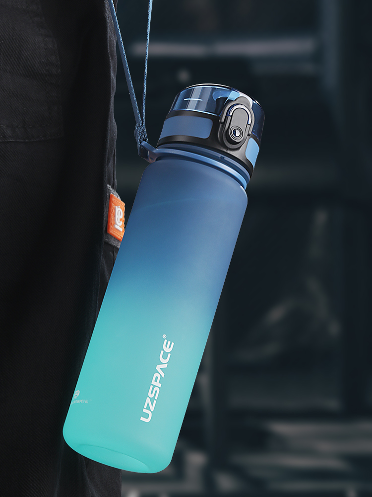 UZSPACE Water Bottle BPA Free Plastic Water Bottle with Carabiner Leakproof Sports Bottle for Gym Fitness 32Oz/1000ml