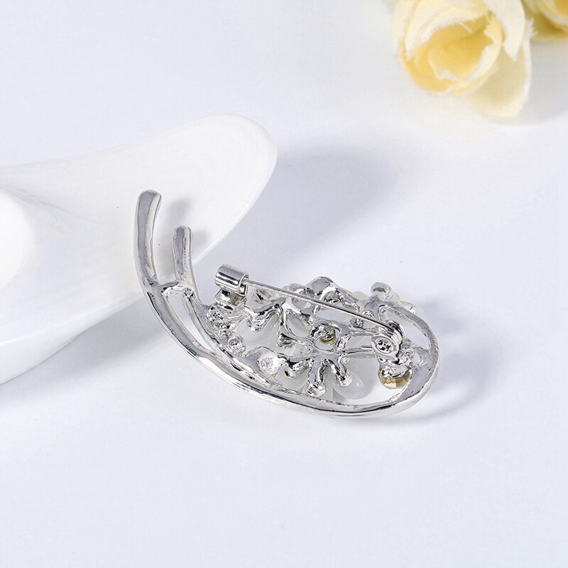 4Pcs Brooch Set - Flower Brooch with Accessories - Rhinestone Jewelry - Elegant Women's Accessory