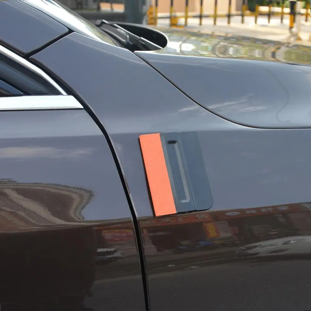 Hiilikuitukalvo magneettinen lasta vinyyli autonteippi ikkunoiden sävytysmagneettikaavin naarmuuntumattomalla mokkanahkahuovalla autonteippityökalulla