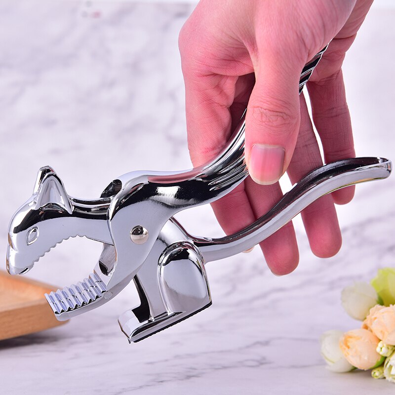 FGYZYP 2 Stks Heavy Duty Nut Cracker Tool, Eekhoorn Vorm Pecan Walnoot Clip Walnoot Tang Kastanje Clip, Multifunctionele Handheld Zinklegering Notenkraker Opener voor Gedroogd Fruit Hazelnoot Amandel