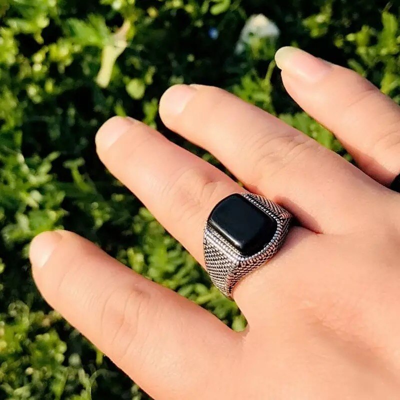 Personality Domineering Vintage Black Zircon Rock Ring for Men Jewelry Party Accessories