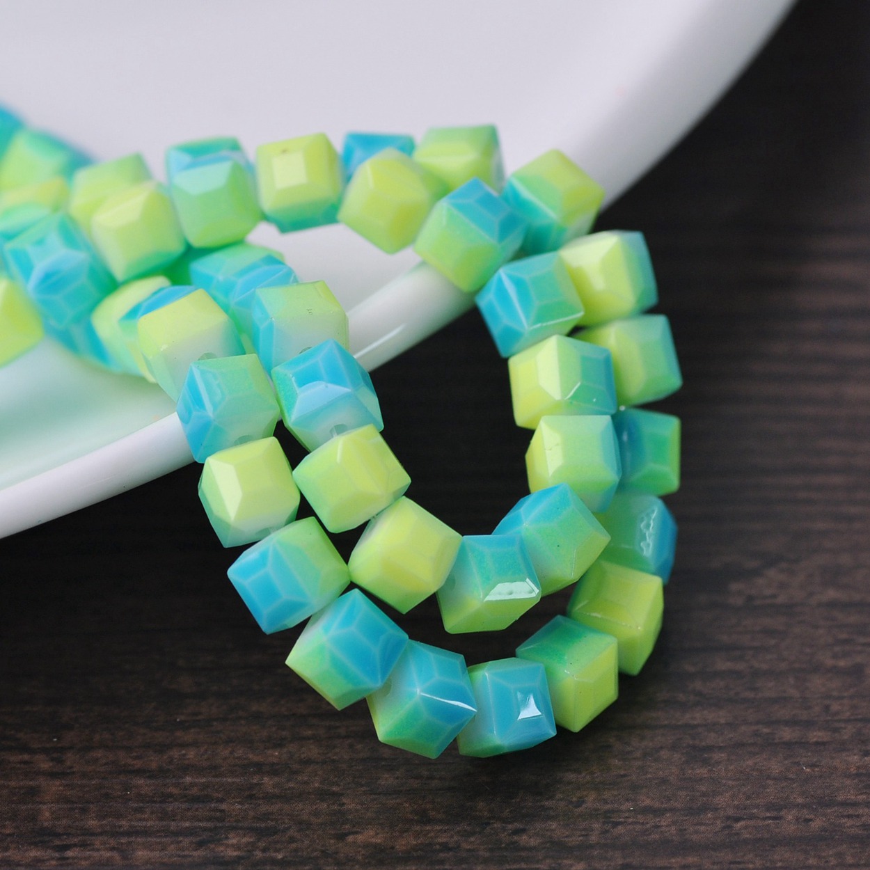 Kleurrijke Bekleed Kubus Vierkant Geslepen 8Mm 10Mm Opaque Glas Losse Ambachten Kralen Lot Voor Sieraden Maken Diy craft Bevindingen