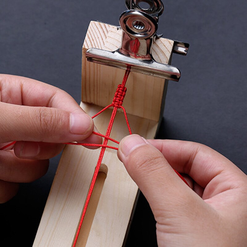 Bracelet à bricoler soi-même corde rouge cadre de tressage en bois massif outils fixes faits à la main artefacts de corde tressée plaque fixe
