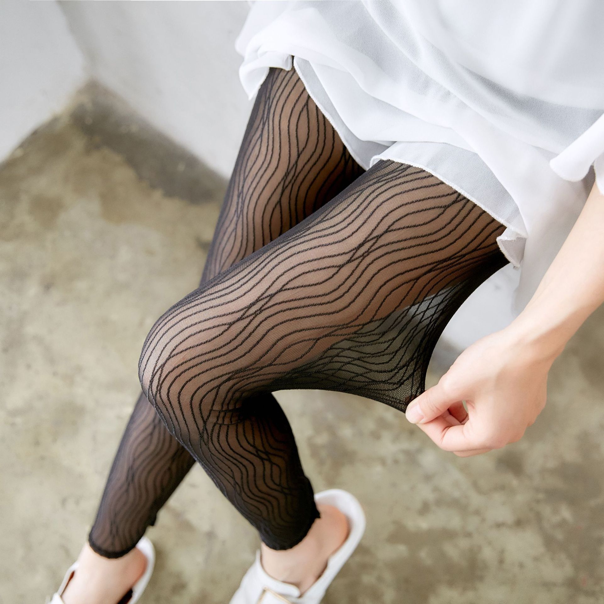 dame sommer blond leggings svart grå stripet pustende strukket bukser uformelt tynn stil tynn leggings