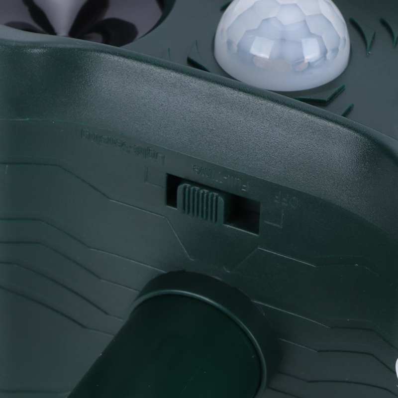 Ultrasonic Animal Repeller USB Charging Cat Dog Pest Control Repeller for Outdoor Garden Doggy Training Clicker