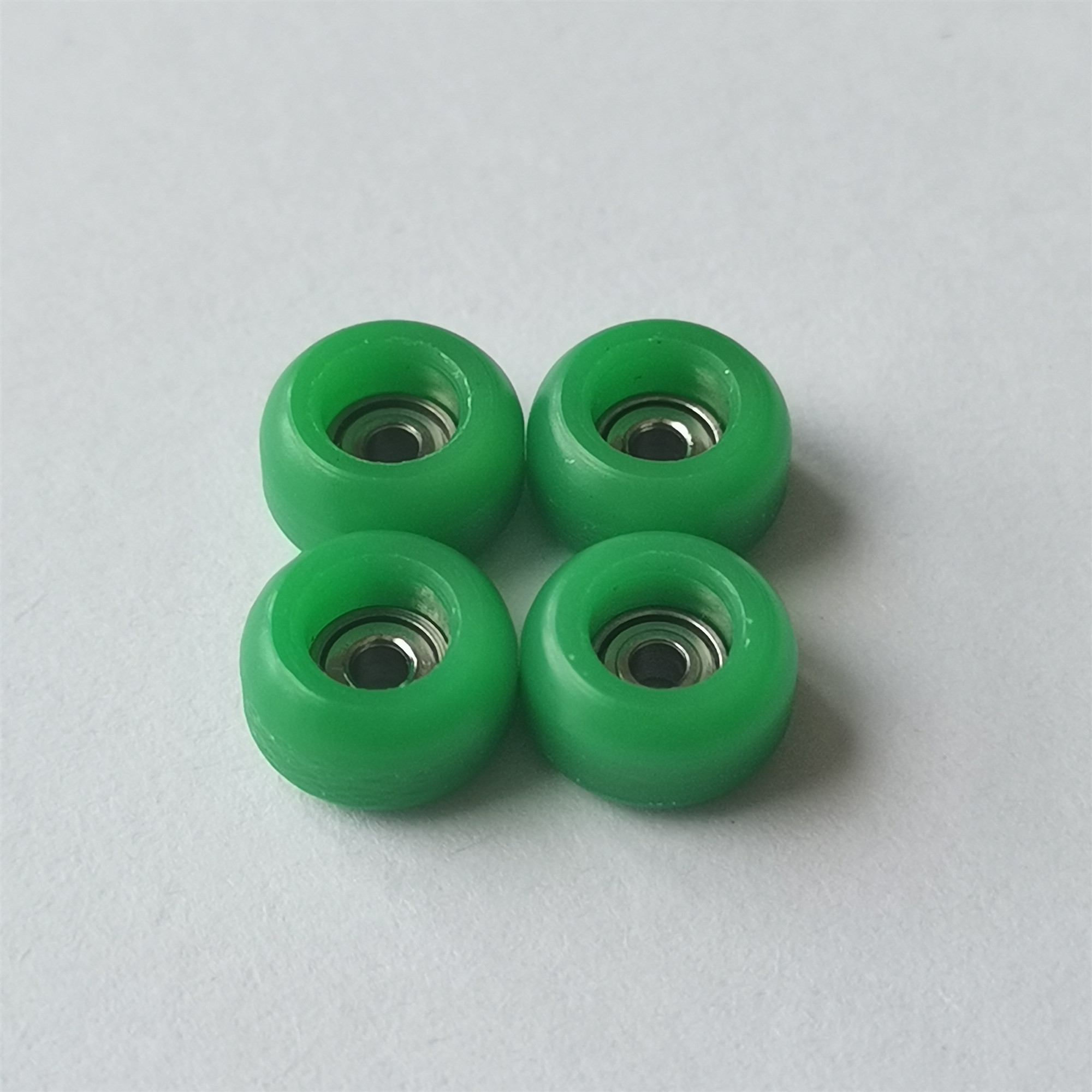 Basic Shape CNC Fingerboard Wheels with High Speed Bearing: green