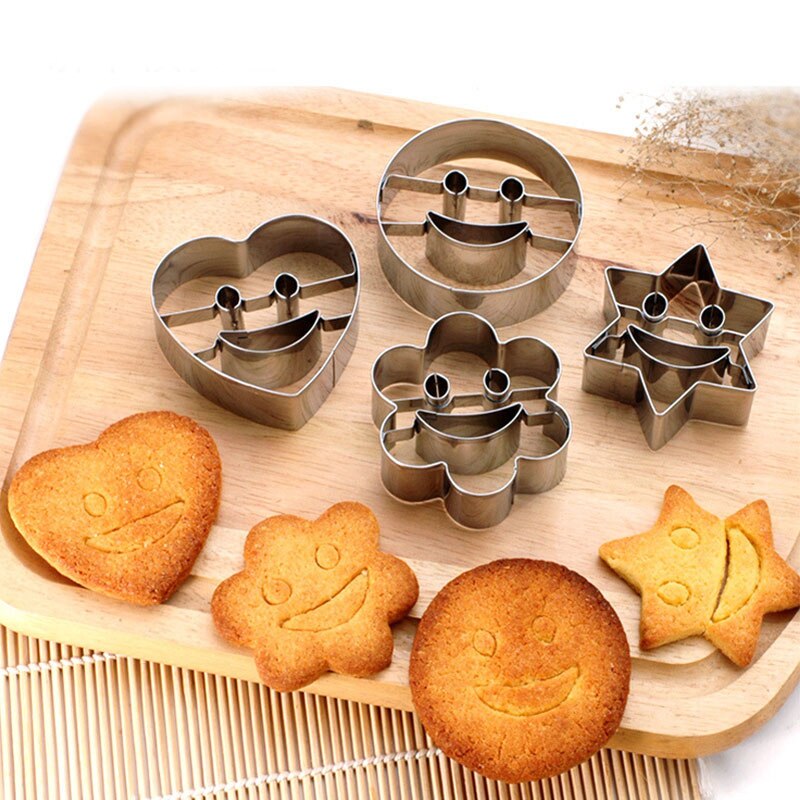 4pcs/set Star Flower Round Love Smiley Biscuits Molds Set DIY Cookie Cutters Cake Fondant Decorating Fruit Cutting Baking Tools