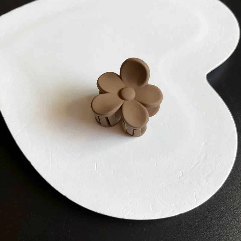 6 uds nueva pinzas para el cabello de flores para mujer pinzas para el cabello pequeñas pinzas de cangrejo cola de caballo esmerilada Clip de tiburón tocado accesorios para el cabello: Lavanda