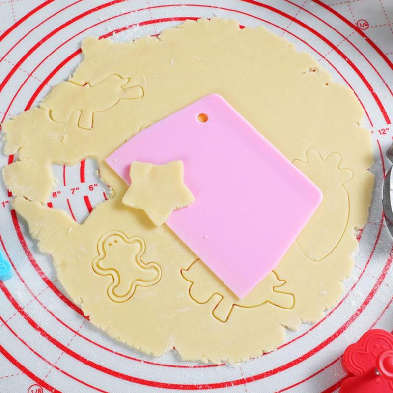 Pink Plastic Hanging Rice Scraper Household Kitchen Noodle Knife Water Board Baking Pastry Panel