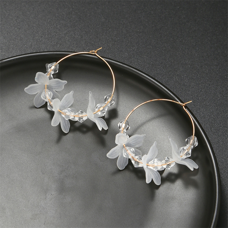 Boucles d'oreilles pendantes en acrylique à fleurs blanches pour femmes, coréenne, longues pampilles en cristal, bijoux de fête de mariage pour filles