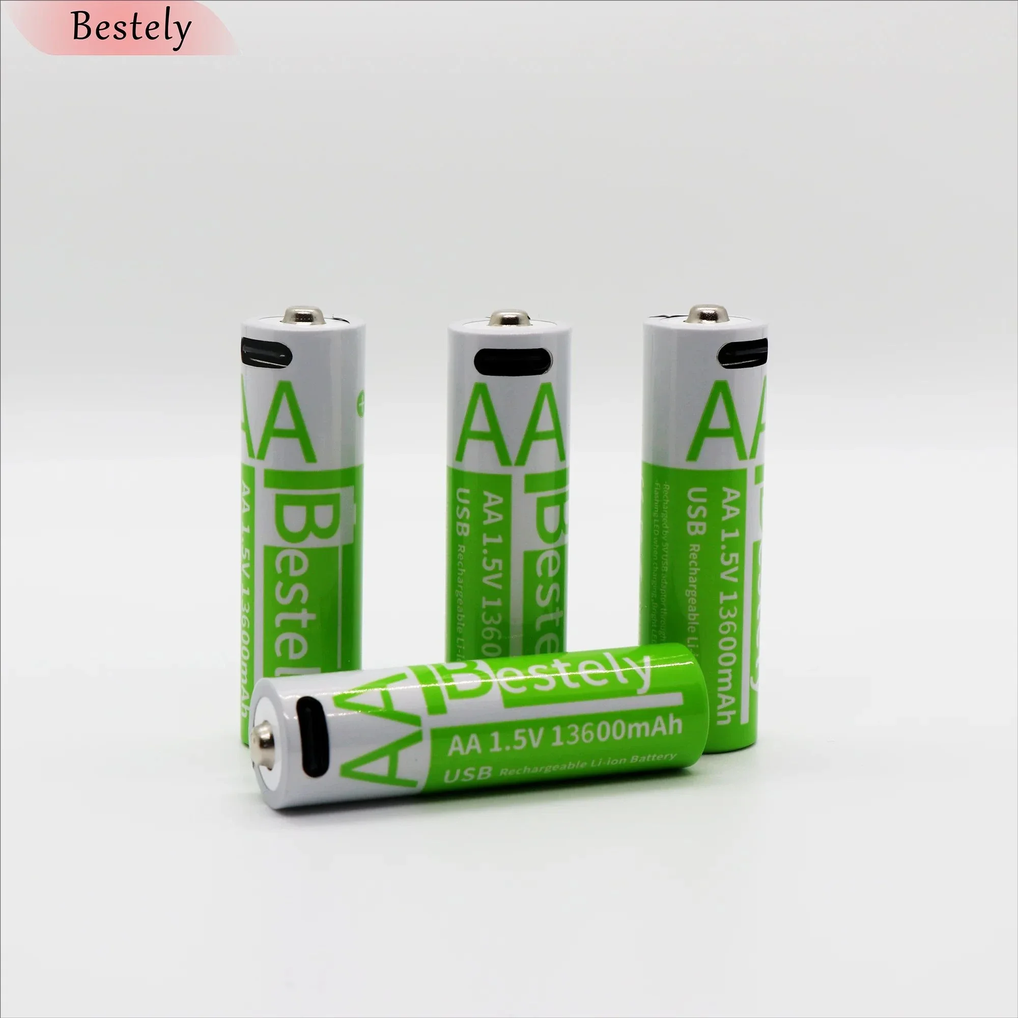 Batterie ricaricabili al litio ad alta capacità AA 1,5 V 13600 mAh Tensione di uscita Alimentatore stabile, cavo di tipo C incluso
