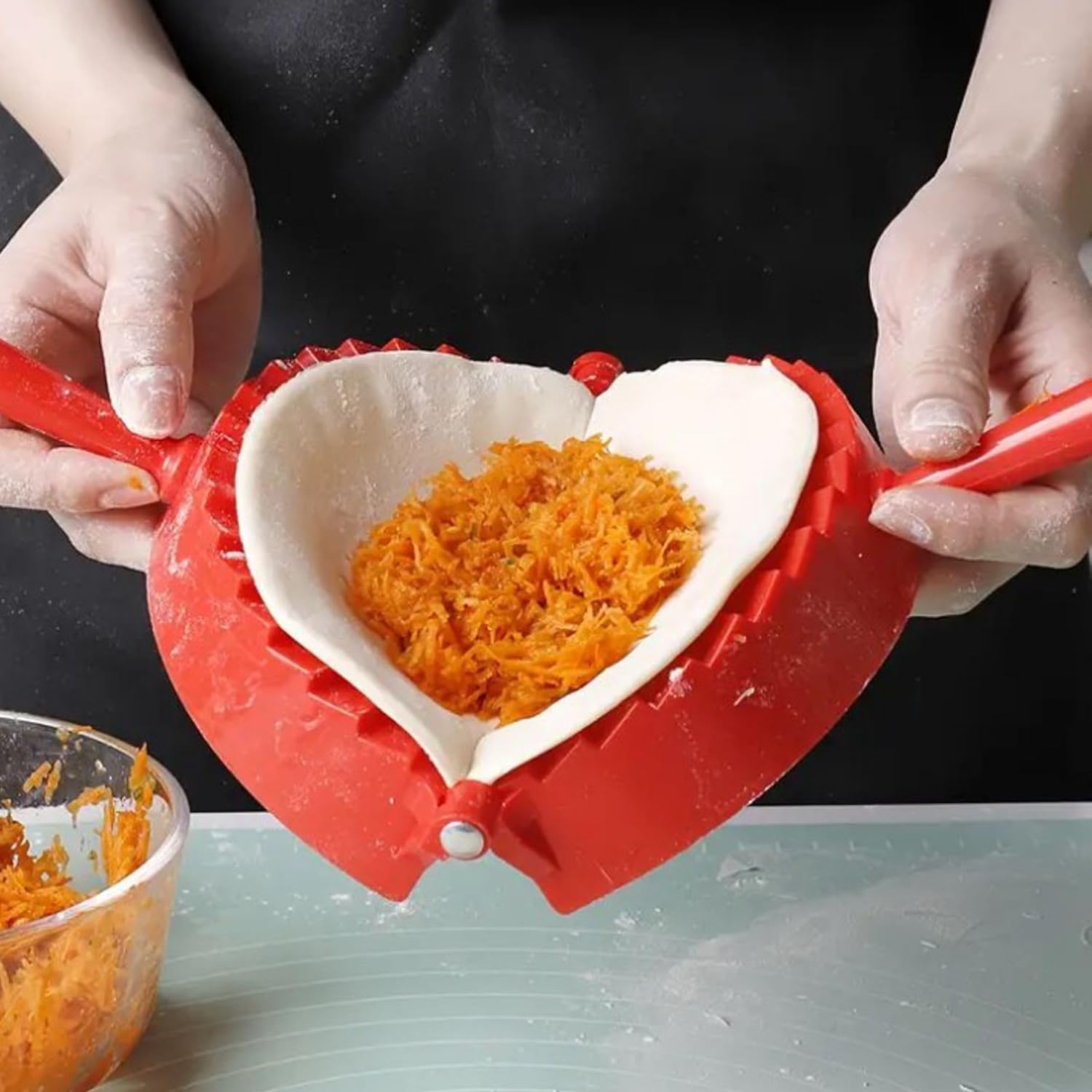 1pc multi-color dumpling maker Kitchen household manual dumpling maker Plastic color dumpling folder dumpling mold