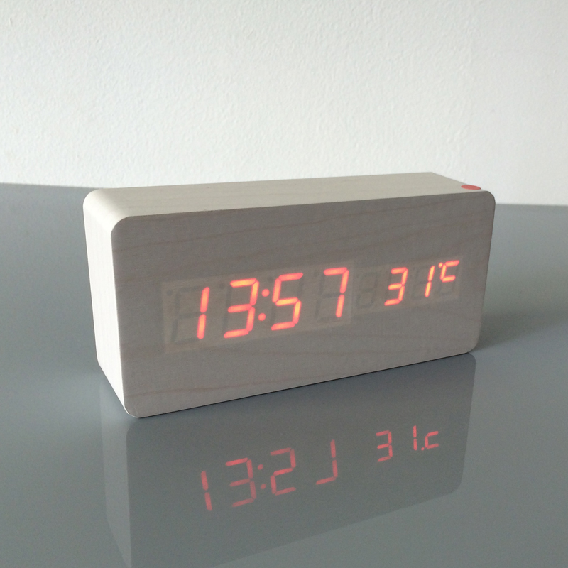 Beste High-End Klokken, Thermometer Wekker Led Digital Voice Tafelklok, 13 Kleuren Digitale Klok Batterij/Usb Power