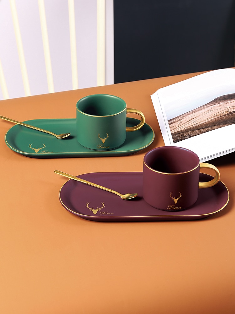 Europæisk luksuriøs guldkant keramik kaffekopper og underkopper ske sæt med æske te sojamælk morgenmadskrus desserttallerken