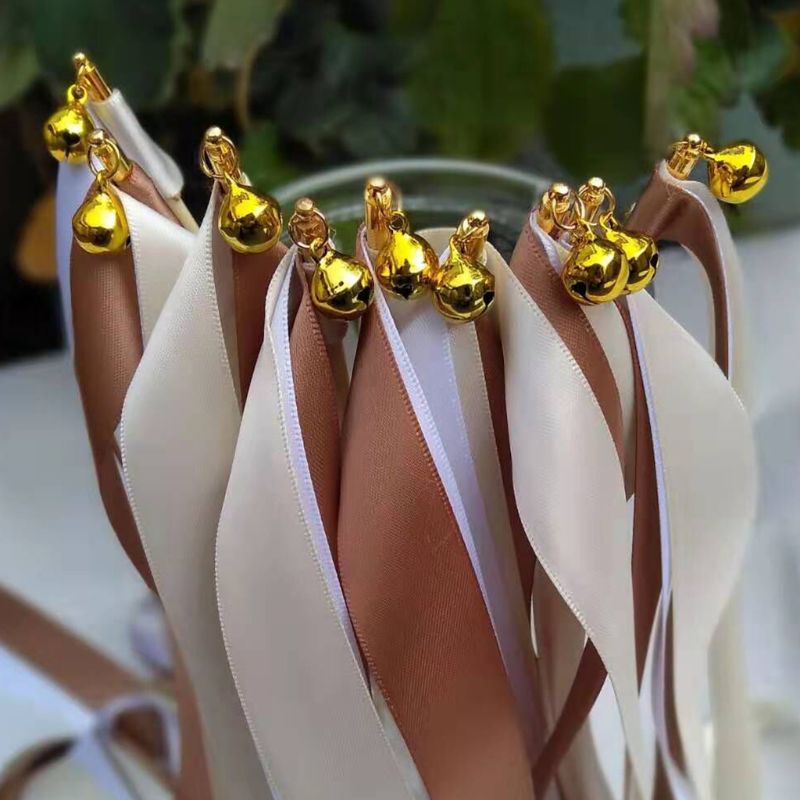Varitas con cinta giratoria para invitados, varitas con cinta de colores para recuerdo de de boda, con campana, novedad de , 10 Uds.