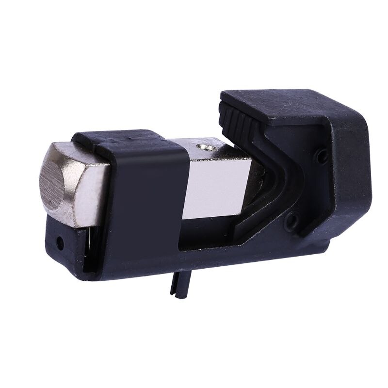 Hammer type cable lug crimping tool