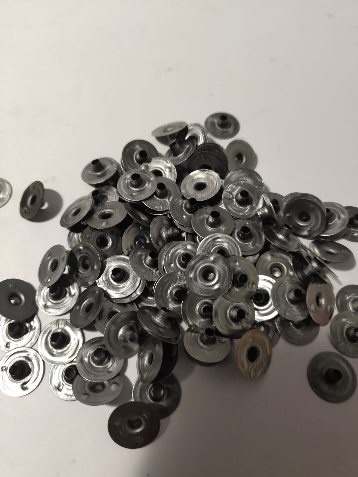 Bobina de núcleo de mecha de algodón trenzada para Vela, suministros de mechas de vela sin encerar, herramienta de fabricación hecha a mano, latas de vela, 61M: 100 pcs Iron plate