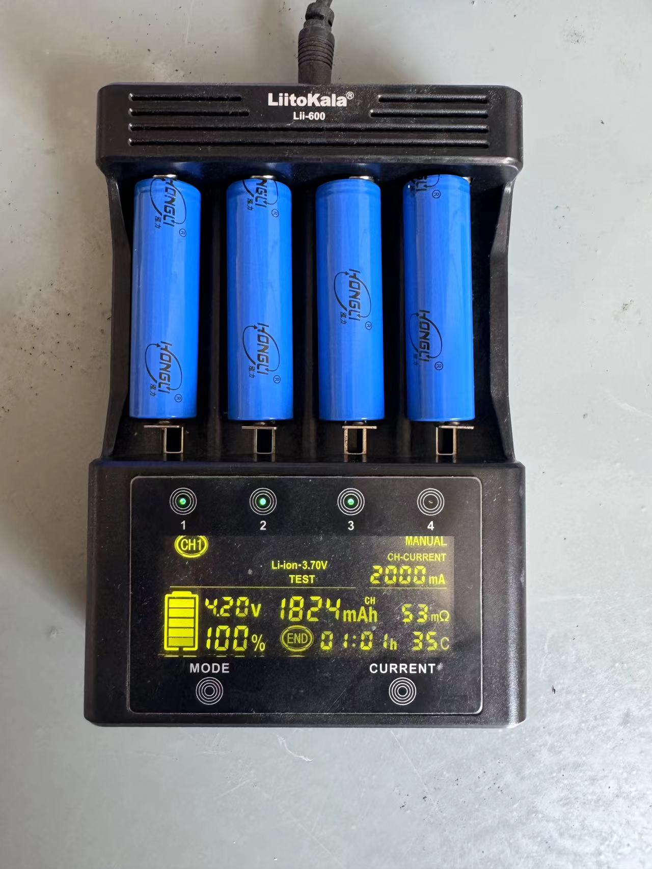 18650 Battery 3.7V 1800mAh Li-ion Rechargeable Battery is suitable for toys, flashlights, tool batteries, etc.