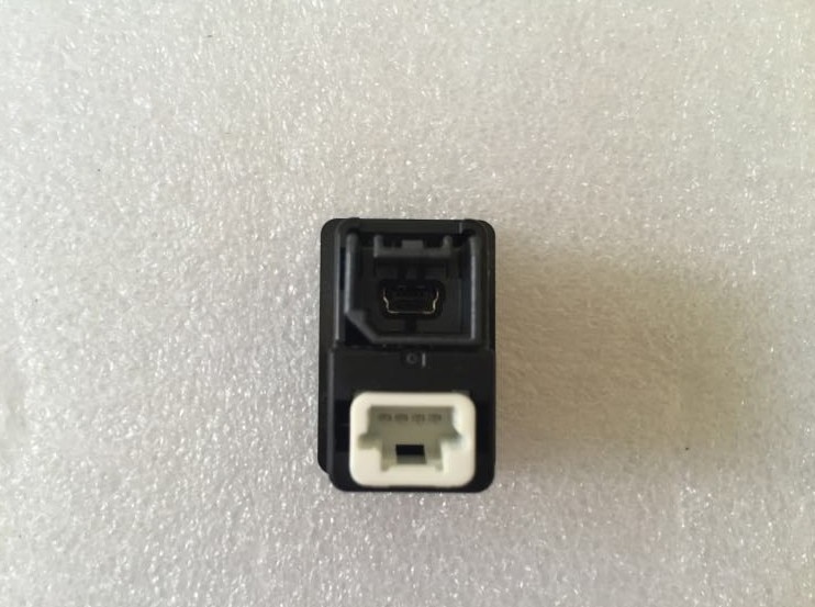 USB flash Drive Socket Port 4 PIN Mini USB Navigatie Kabel Connector 8 pin Aux Voor Nissan X-trail rouge Qashqai