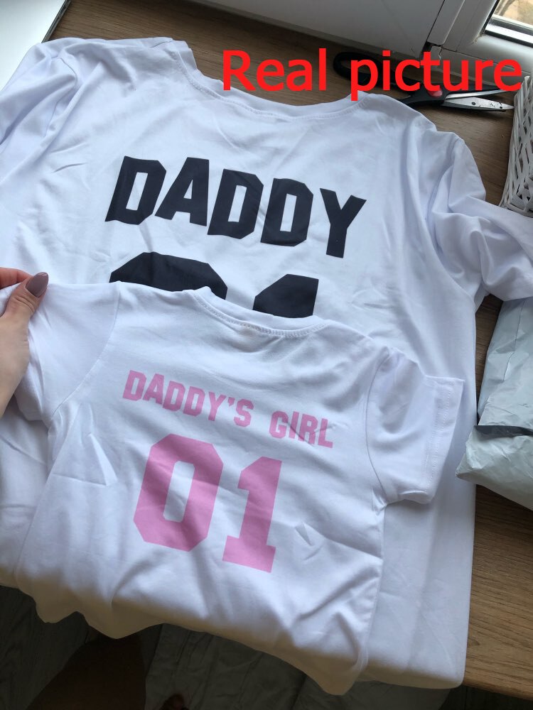 1 stücke 1 stücke Vater Baby Hemden Papa 01 Papa der Mädchen 01 T-Hemden Vater und Tochter Spiel T Hemd sommer Kurzarm Familie Aussehen