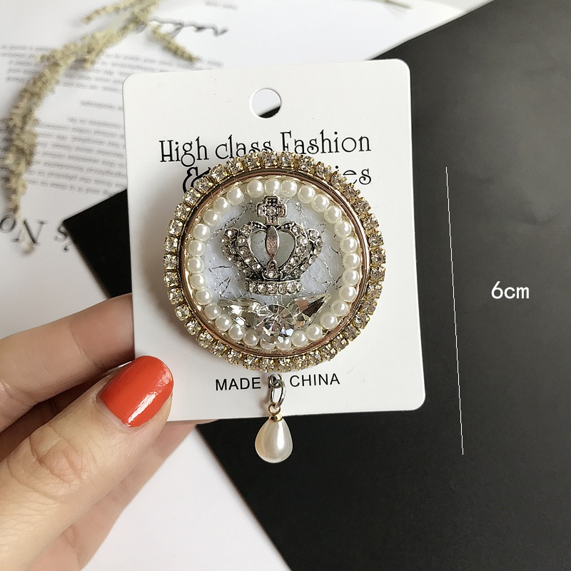 Beroemde Luxe Bloem Kwastje Broche Parel Boog Nummer 5 Sieraden Broches Pins Broach Voor Vrouwen Vintage Accessoires: NONE