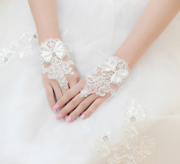 Witte Korte Bruiloft Handschoenen Vingerloze Bruids Handschoenen Voor Vrouwen Bruid Rode Kanten Handschoenen Bruiloft Accessoires