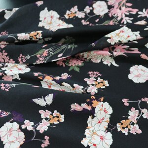 Blomster polyester charmeuse stof kjole kimono materiale crepe satin: Sort