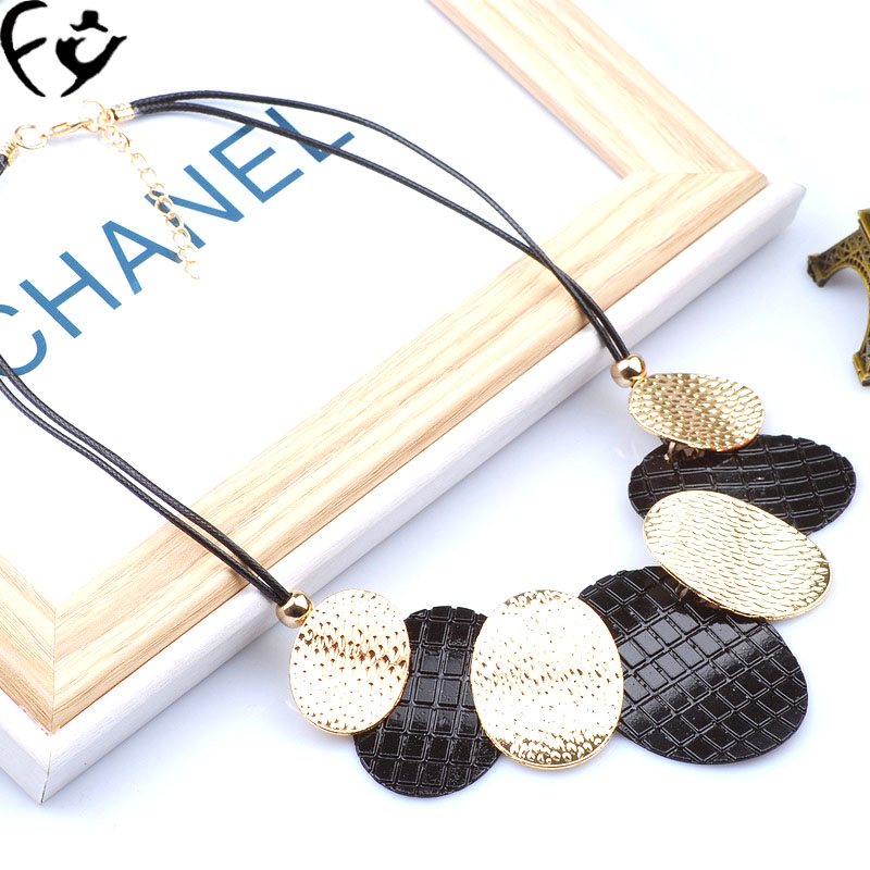 The European And American Oval Metal Leather Cord Temperament Short Necklace Perimeter 46CM+5CM