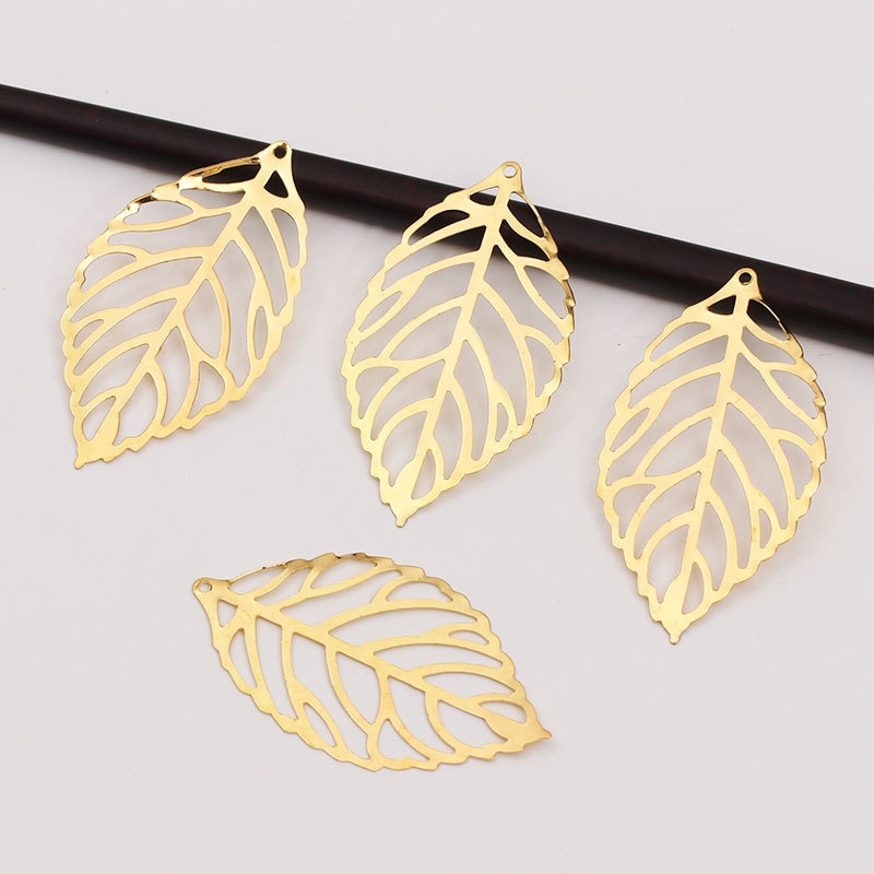 50pcs Craft Hollow Leaves Pendant Jewelry Accessories Gold Charm Filigree Jewelry Making Plated Vintage for Hair Comb