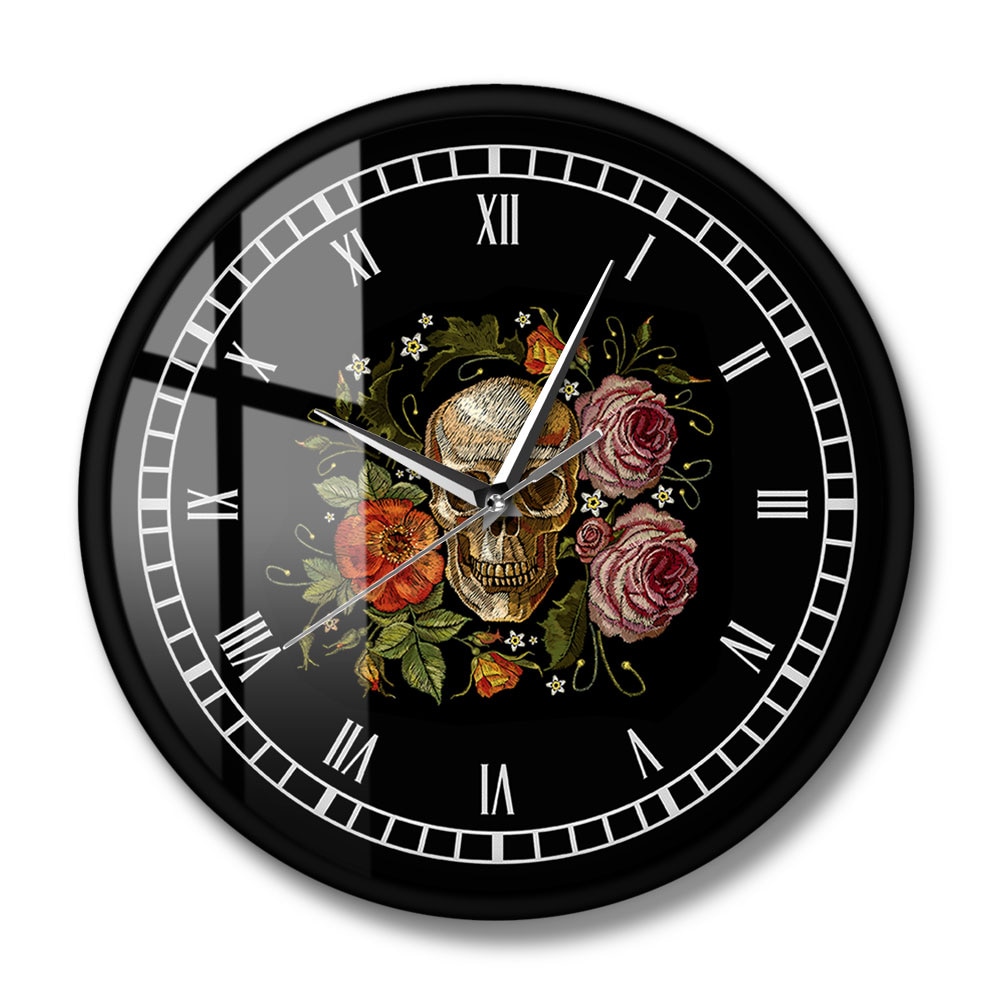 Tatovert hodeskalle roser veggklokke død ondskap drepe morder tatovering menneskelig kroppsdel skjelett bein vintage dekorativ klokke veggklokke: Metall ramme