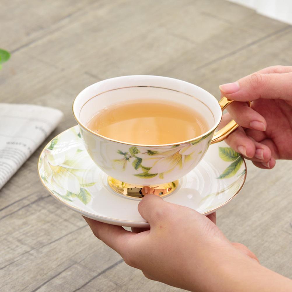 Europæisk stil ædel kaffe keramisk kop sæt med underkop ske luksus te kop til førsteklasses porcelæn te kop cafe fest