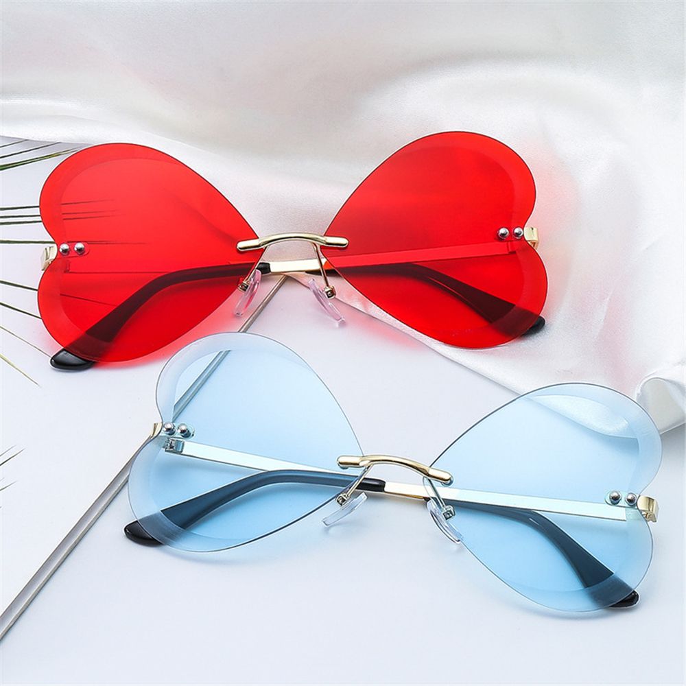2022 nuove donne cuore occhiali da sole Vintage telaio in metallo occhiali da sole polarizzati alla moda a forma di cuore occhiali UV400 Eyewear per esterni