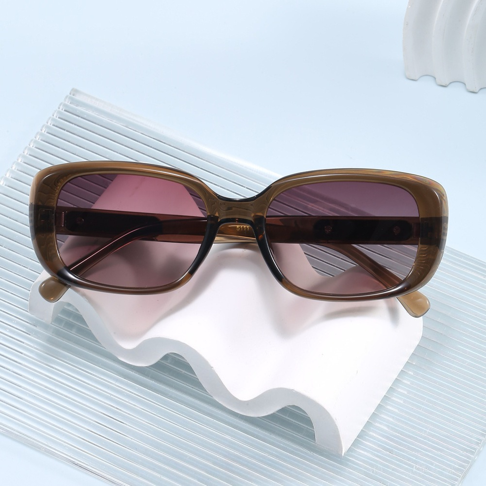 ‌ 2025 Gafas de sol cuadradas retro: montura pequeña polarizada UV400, tonos unisex elegantes vintage para estilo urbano y diaria ‌