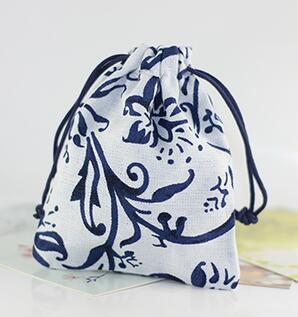 Jewelry package cloth bags for bracelets necklace jewelries: 4