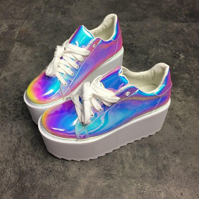 Chaussures pour femmes classique à lacets plate-forme compensée Harajuku chaussures haute plate-forme Creepers Style Punk chaussures décontractées pour femmes