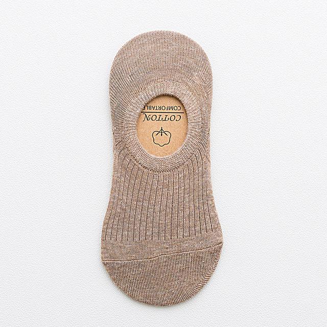 Zomer antislip onzichtbare no show sokken effen snoepkleur gekamd katoen japanse vrouwelijke casual bootsokken: Bruin