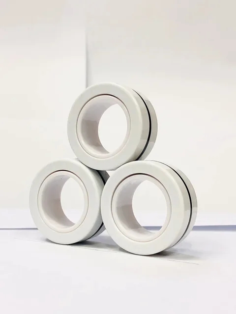 Anillos magnéticos Fidget Toy para adultos, Idea TDAH Ansiedad Juego de juguetes magnéticos Fidget Spinner Anillos para aliviar, para adolescentes: BLANCO