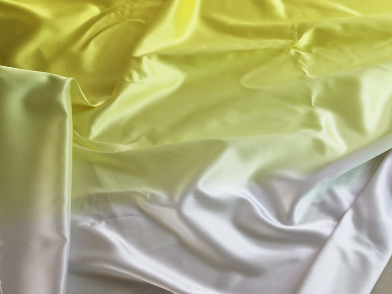 100cm*120cm gradient polyester satin stof dans gradient stof skygge farve tøj materiale: Gul hvid