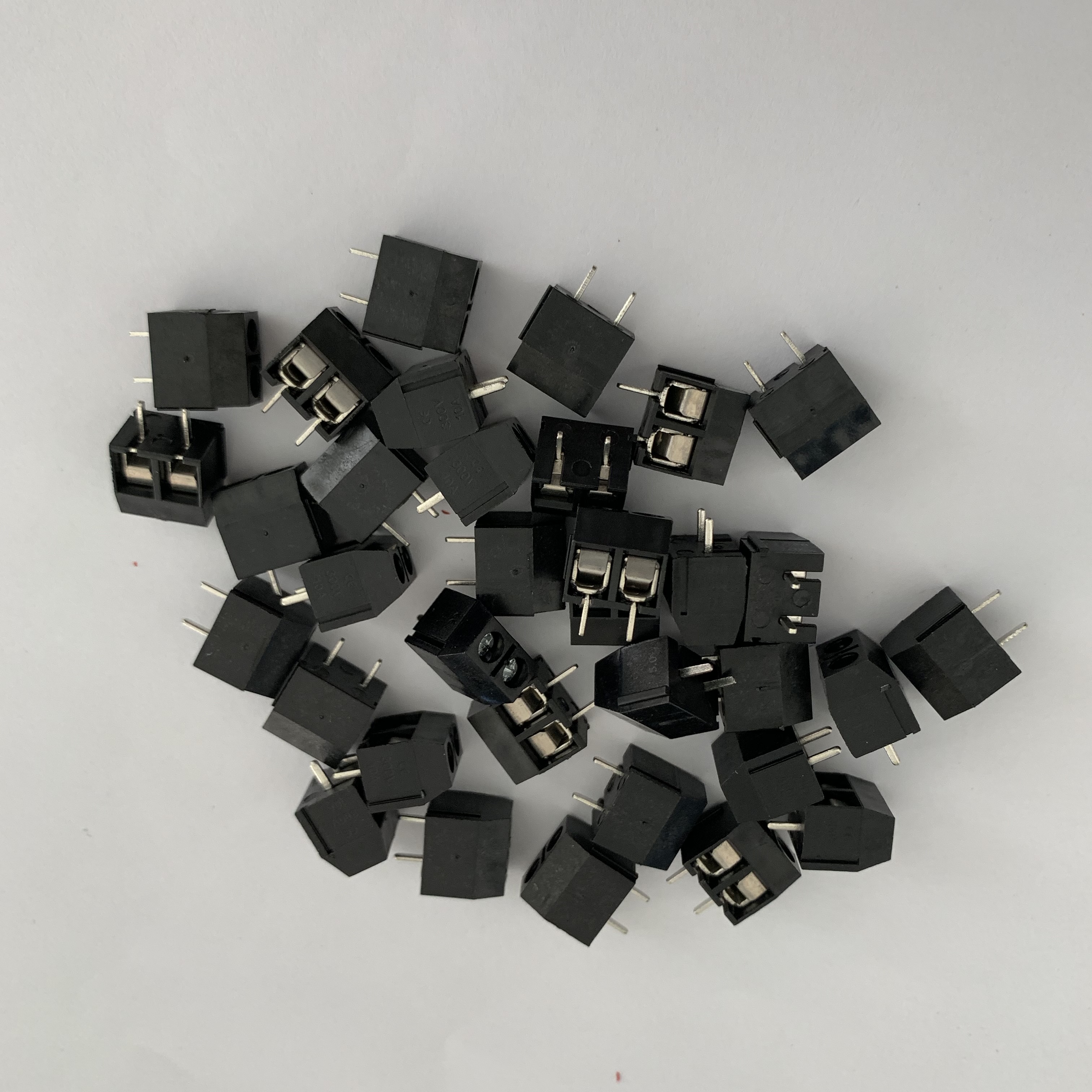 Lote de 50 unids/lote de empalme de kf301-2p, espaciado de PCB tipo tornillo 5,0 terminal, patillas de cobre/pie de hierro KF301 rojo, verde, negro, azul