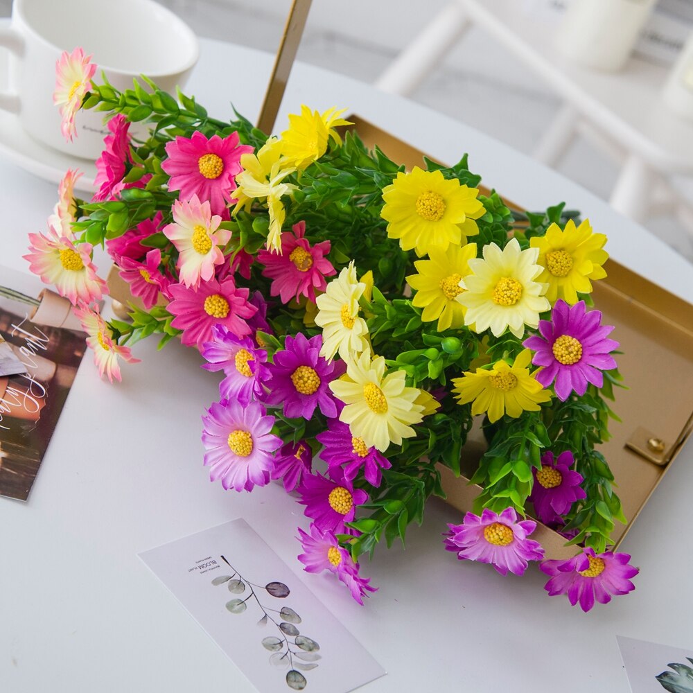 Flores artificiales baratas florero de Margarita de seda amarilla para decoración del hogar Accesorios flor decorativa de la boda decoración del otoño de Navidad