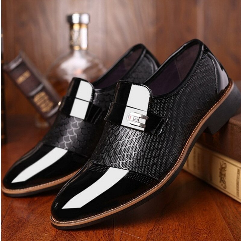 Business juhlakengät miesten mekkokengät nahka vapaa-ajan kenkä klassinen sosiaalinen kenkä oxford kengät miehille zapatillas hombre: Musta / 8