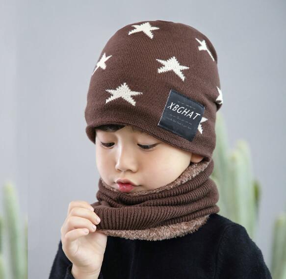 2 stk / sæt strikkede babyhatte tørklæde femstjernet beanie bomuld varm pelskapper blød hat til børn piger drenge beanies efterår vinter: Chokolade